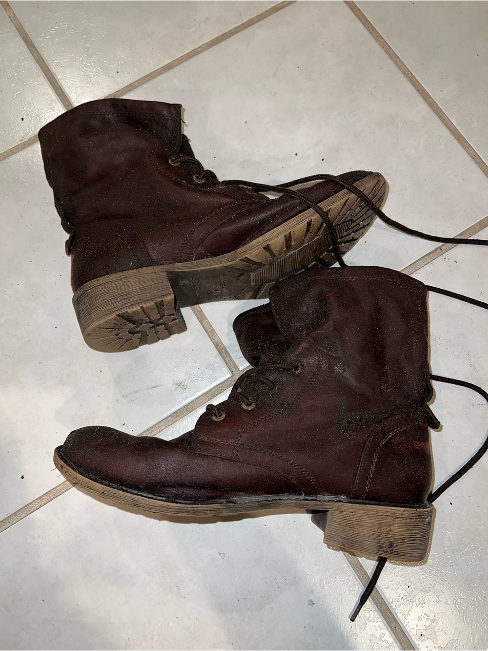 Ladies winter boots brown well loved